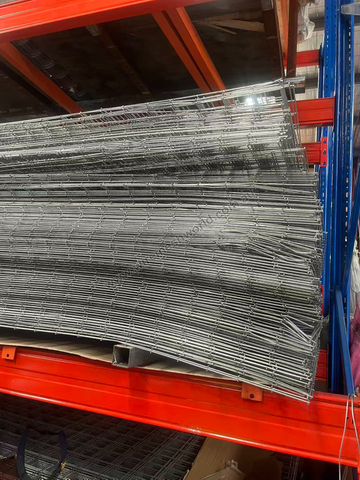 Mesh sheet 1.2m*2.4m*75mm*75mm*3.15mm -Damaged