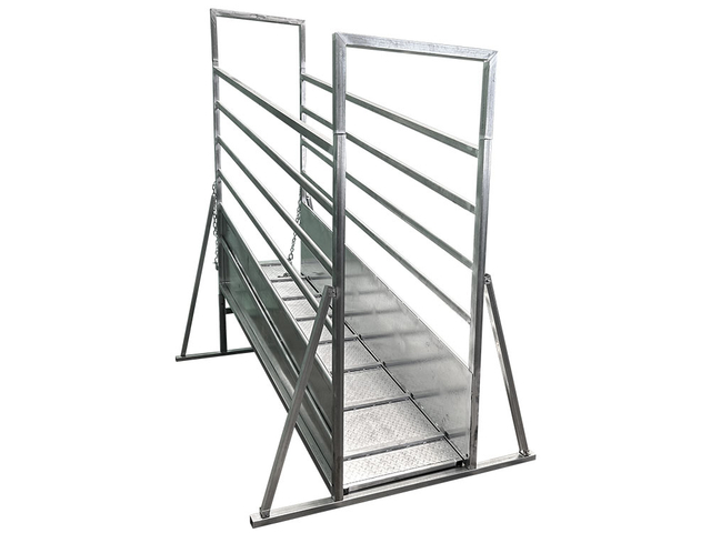 Adjustable Cattle Loading Ramp